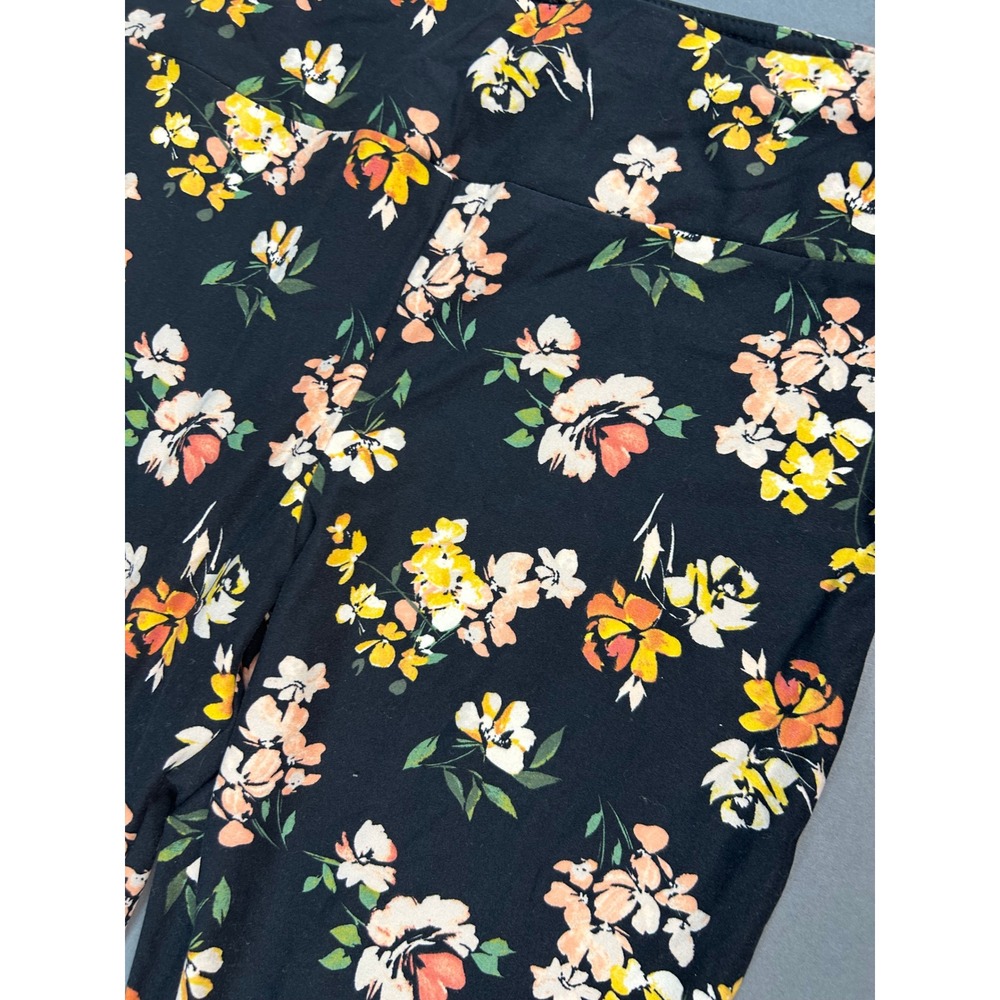 Terra & Sky Black Floral High Rise Leggings Plus Size 1X 16W-18W Stretch Knit - Picture 9 of 9